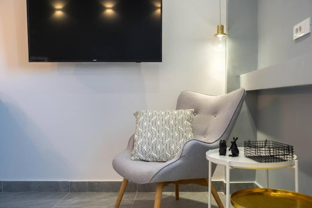 Stylish Apartament Magheru บูคาเรสต์ ภายนอก รูปภาพ