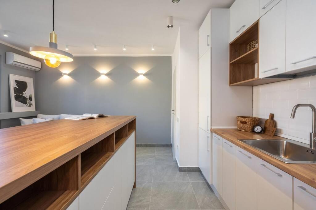 Stylish Apartament Magheru บูคาเรสต์ ภายนอก รูปภาพ